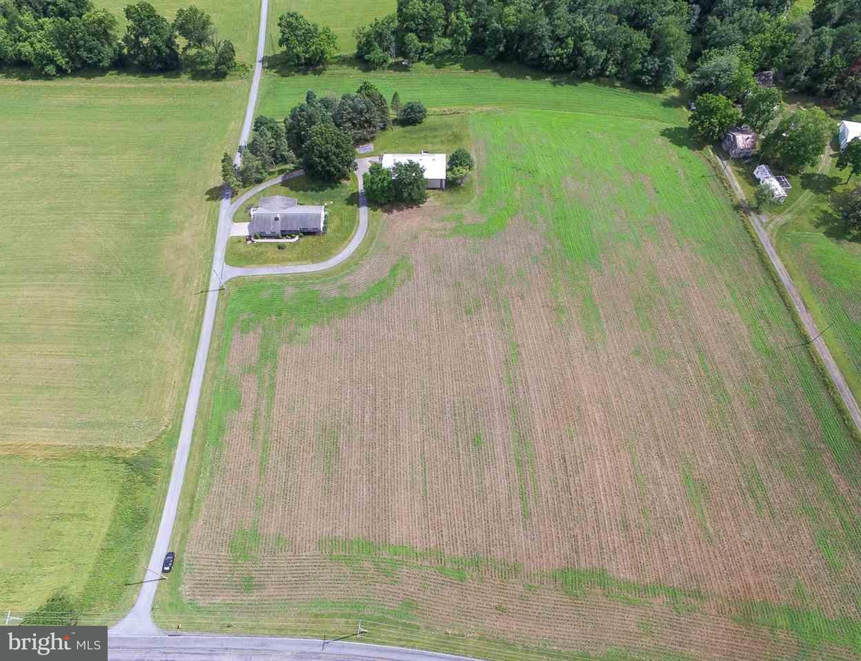 3818 Roundtop Road Elizabethtown, PA 17022 - Photo 2 of 25 Gallery Image 2