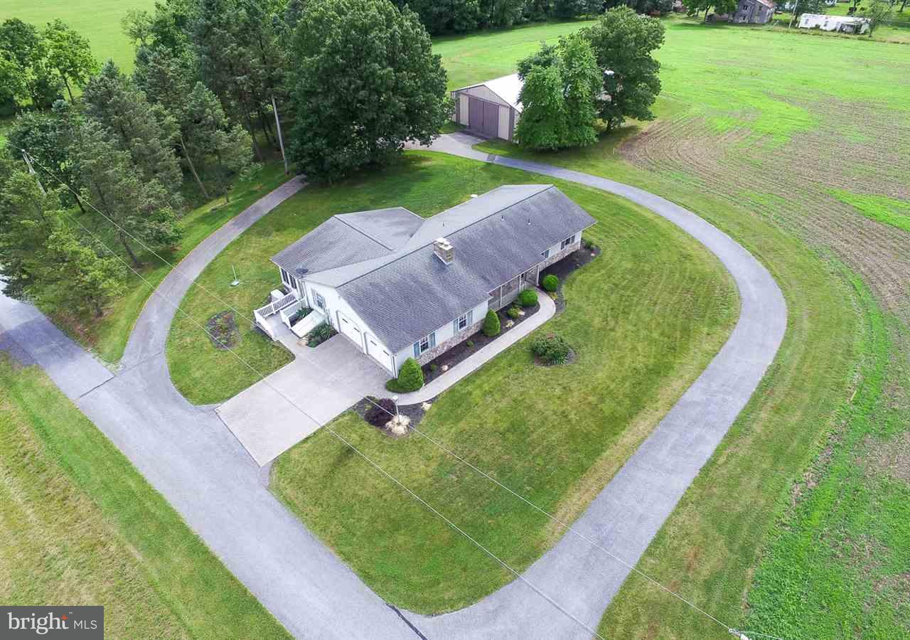 3818 Roundtop Road Elizabethtown, PA 17022 - Photo 3 of 25 Gallery Image 3