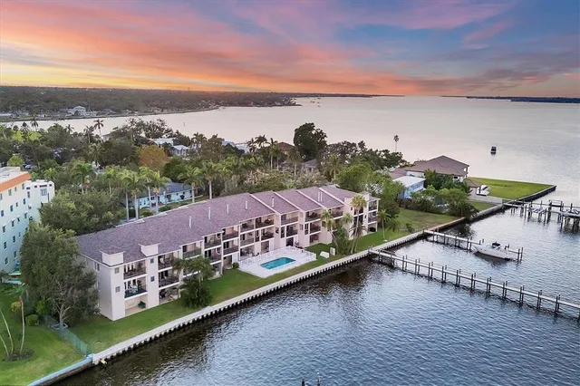 $699,000 | 1602 Point Pleasant Avenue West, Bradenton, FL 34205