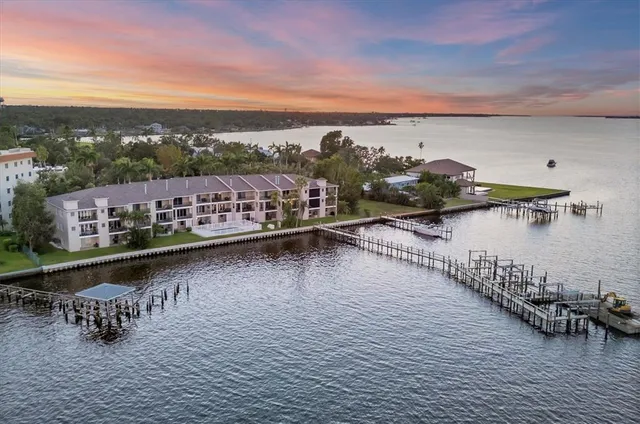 a view of a lake and outdoor space