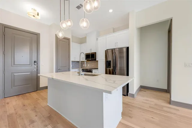 $1,800 | 2700 Old Denton Road, Unit 2236, Carrollton, TX 75007