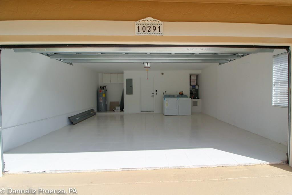 10291 Sunstream Lane Boca Raton, FL 33428 - Photo 20 of 24 a view of kitchen