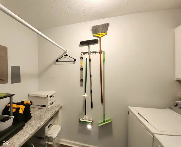 $179,900 | 8720 Yardley Court, Unit 205, Indianapolis, IN 46268