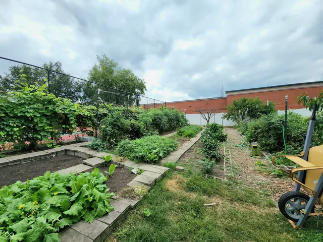 $179,900 | 8720 Yardley Court, Unit 205, Indianapolis, IN 46268