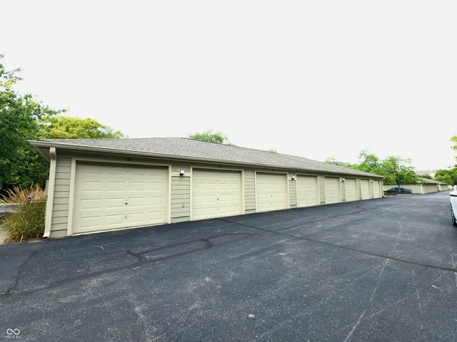 $179,900 | 8720 Yardley Court, Unit 205, Indianapolis, IN 46268