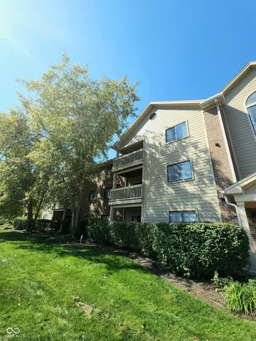 $179,900 | 8720 Yardley Court, Unit 205, Indianapolis, IN 46268