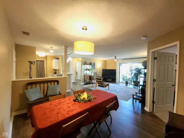 $179,900 | 8720 Yardley Court, Unit 205, Indianapolis, IN 46268