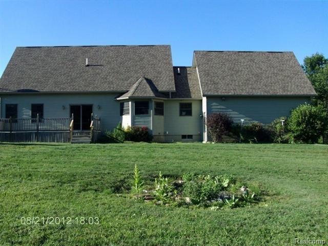 982 East Wellman Line Road Yale, MI 48097 - Photo 4 of 4 rear (Small).jpg
