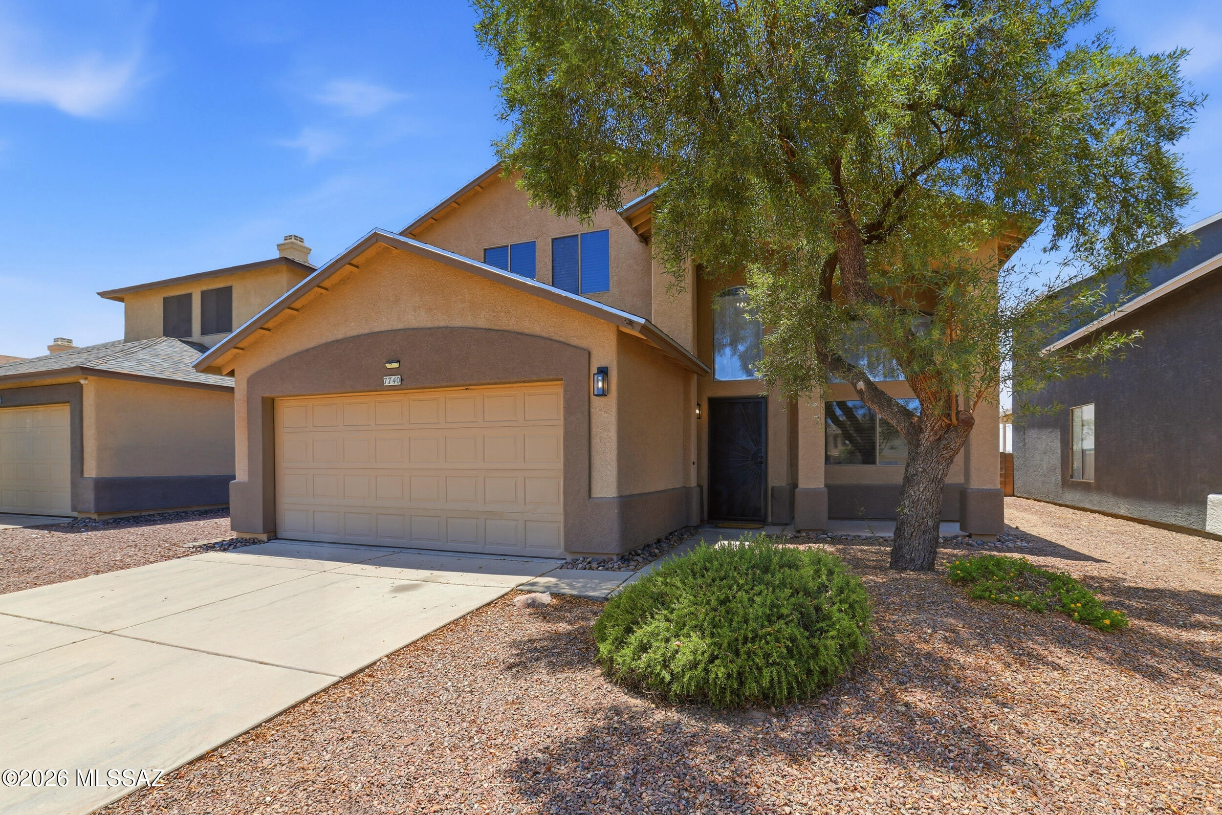 7740 South Lions Spring Way Tucson, AZ 85747 - Photo 2 of 43
