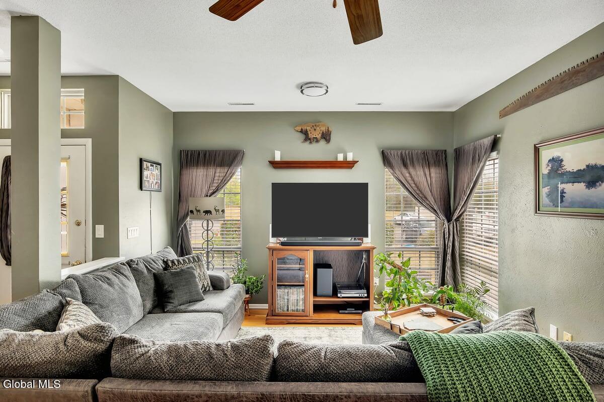 813 Ridge Circle Troy, NY 12182 - Photo 4 of 23 5B5312C8-E5B8-4FC3-B629-9C0658358E9C