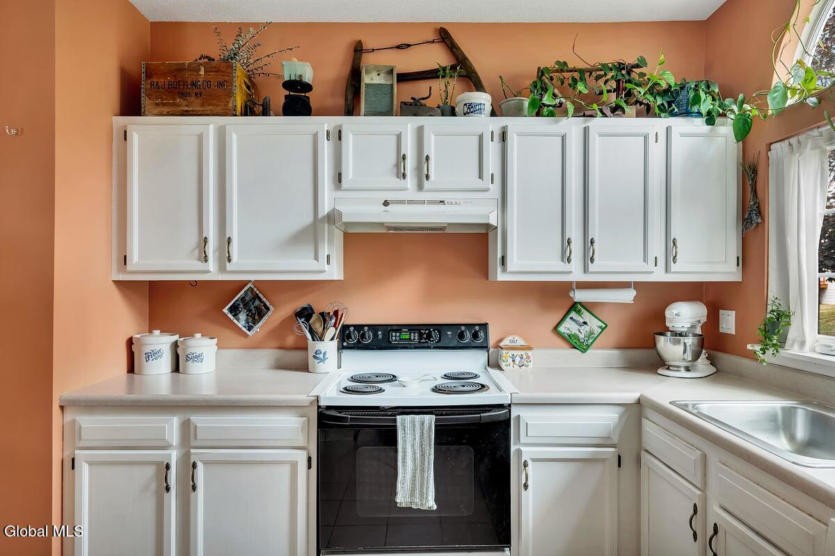 813 Ridge Circle Troy, NY 12182 - Photo 10 of 23 0B48229F-E5A9-4FC4-896C-32274C7B1A78