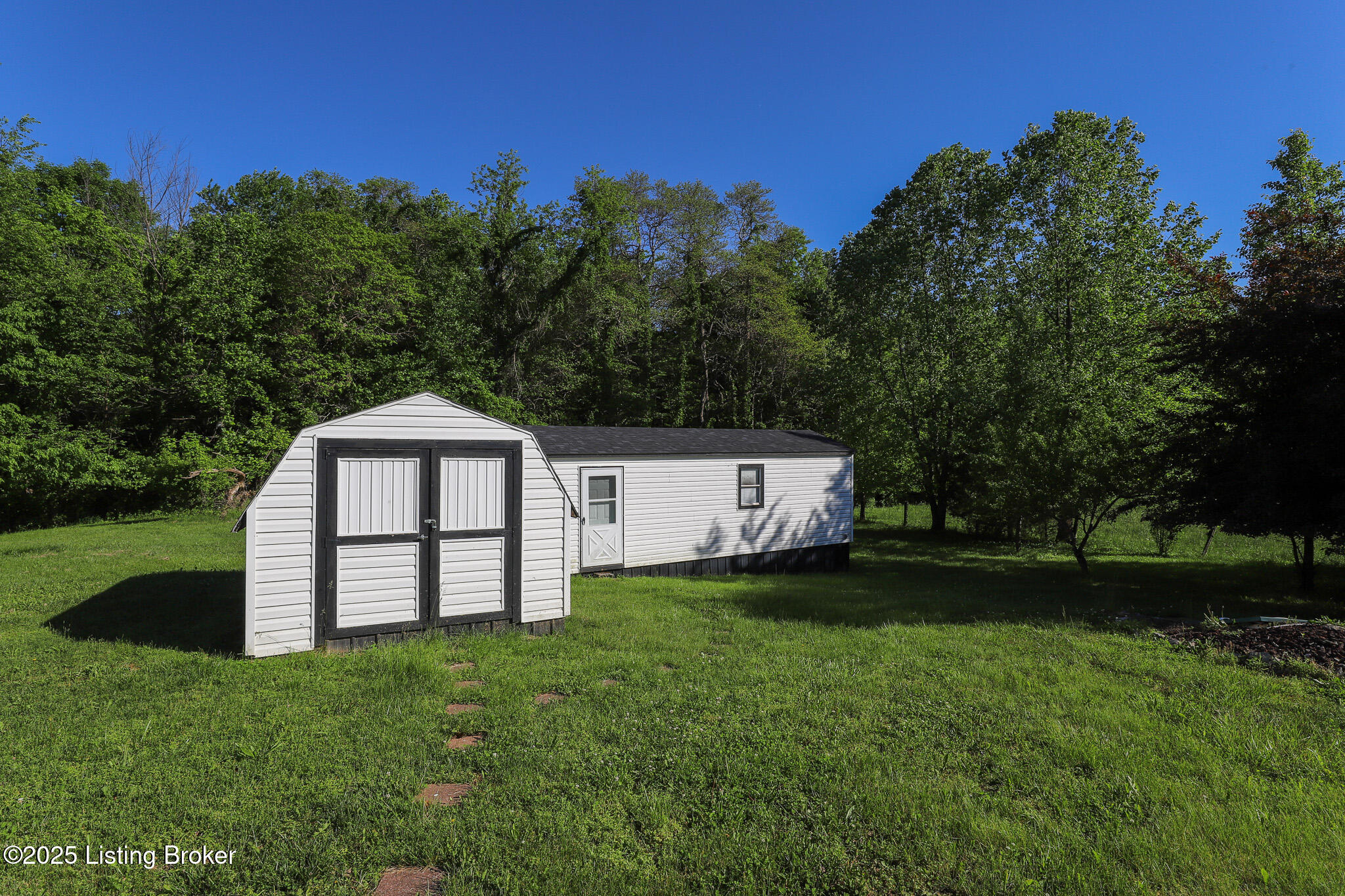 4015 Woodland Road Vine Grove, KY 40175 - Photo 30 of 39 IMG_0366