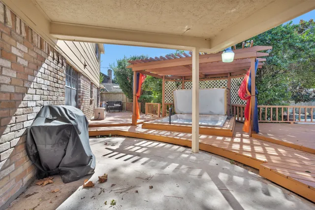 a view of an entryway with staircase