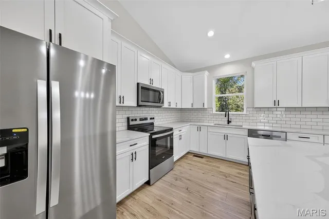 $574,900 | 108 Hickory Heits Court, Moscow Mills, MO 63362