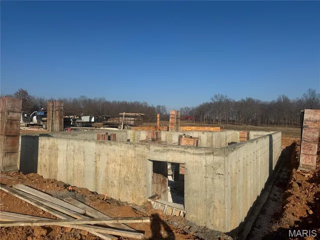 $574,900 | 108 Hickory Heits Court, Moscow Mills, MO 63362