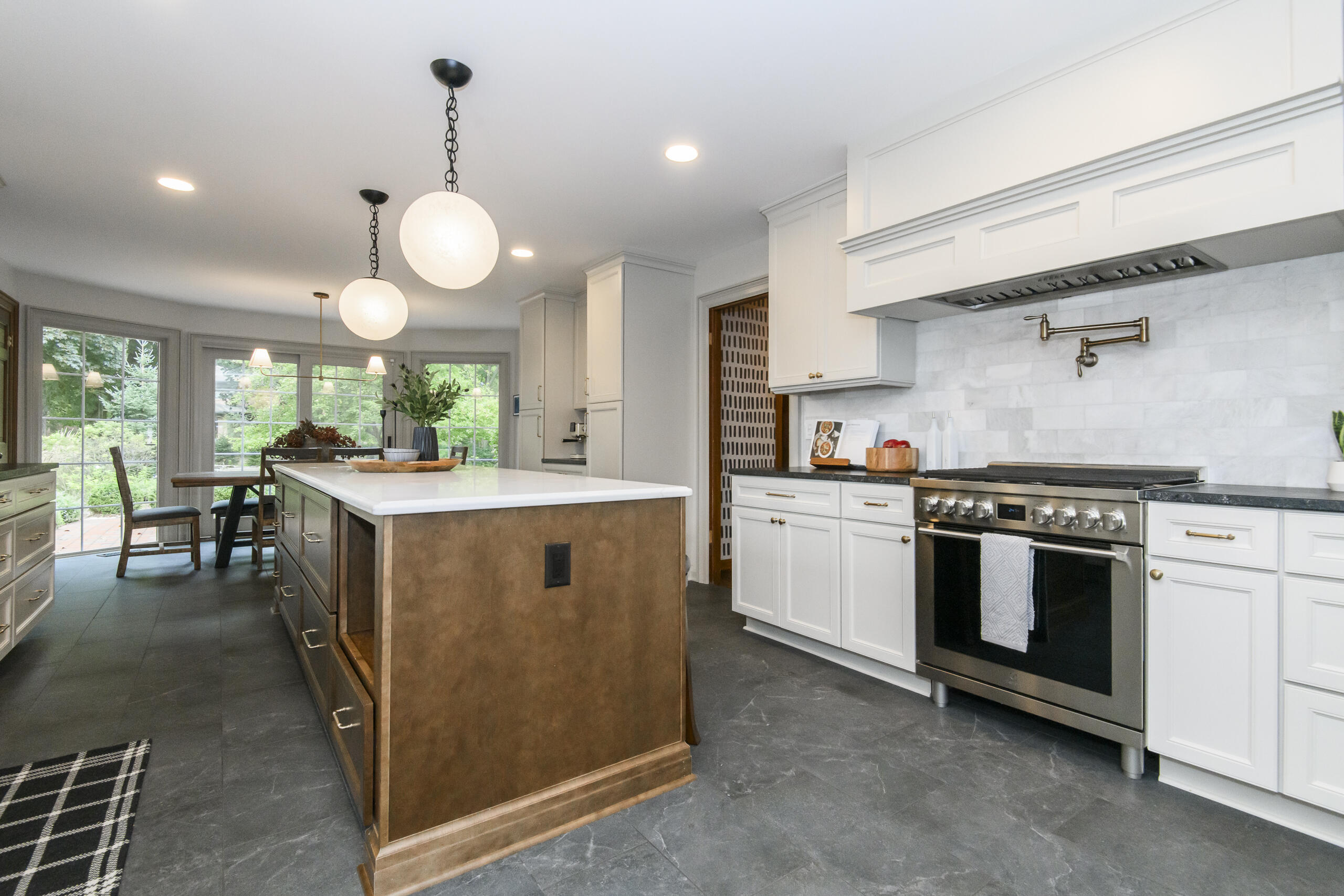 15025 Westover-31