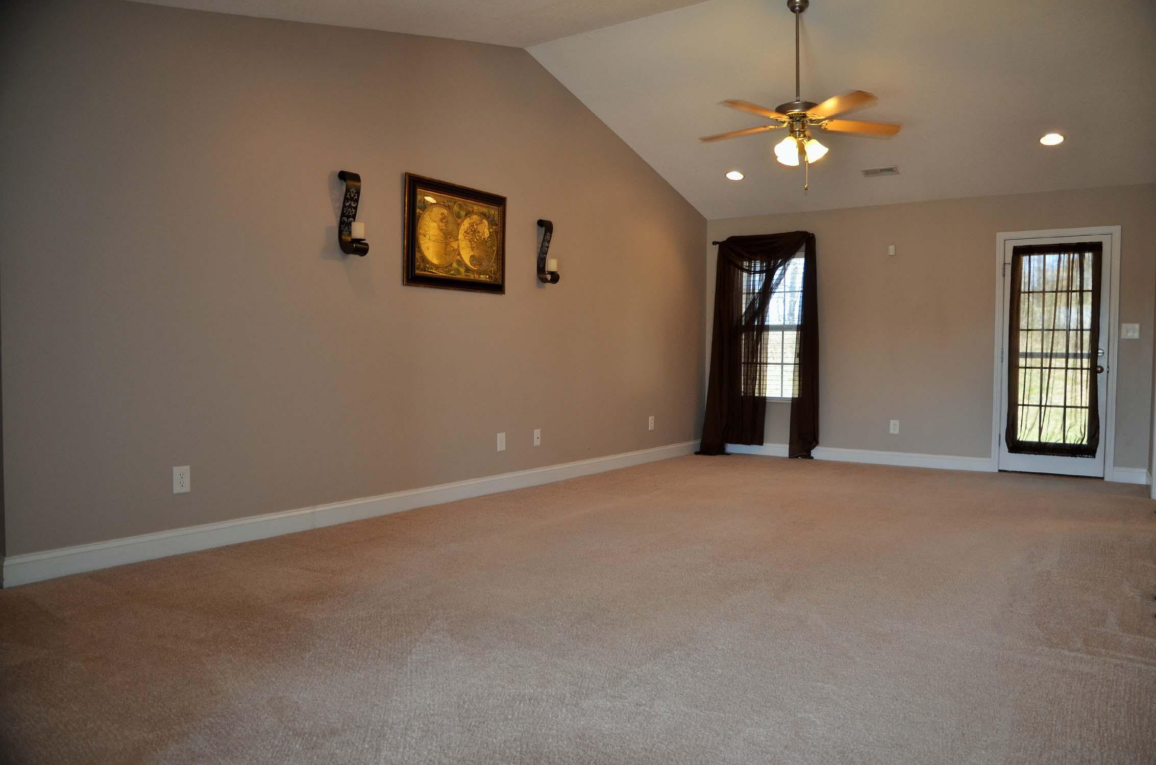 7613 Freedom Lane Corryton, TN 37721 - Photo 4 of 18 Living Room