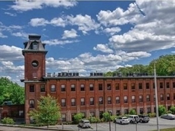 1511 Main Street, Unit CPH7 Worcester, MA 01603 - Photo 2 of 35