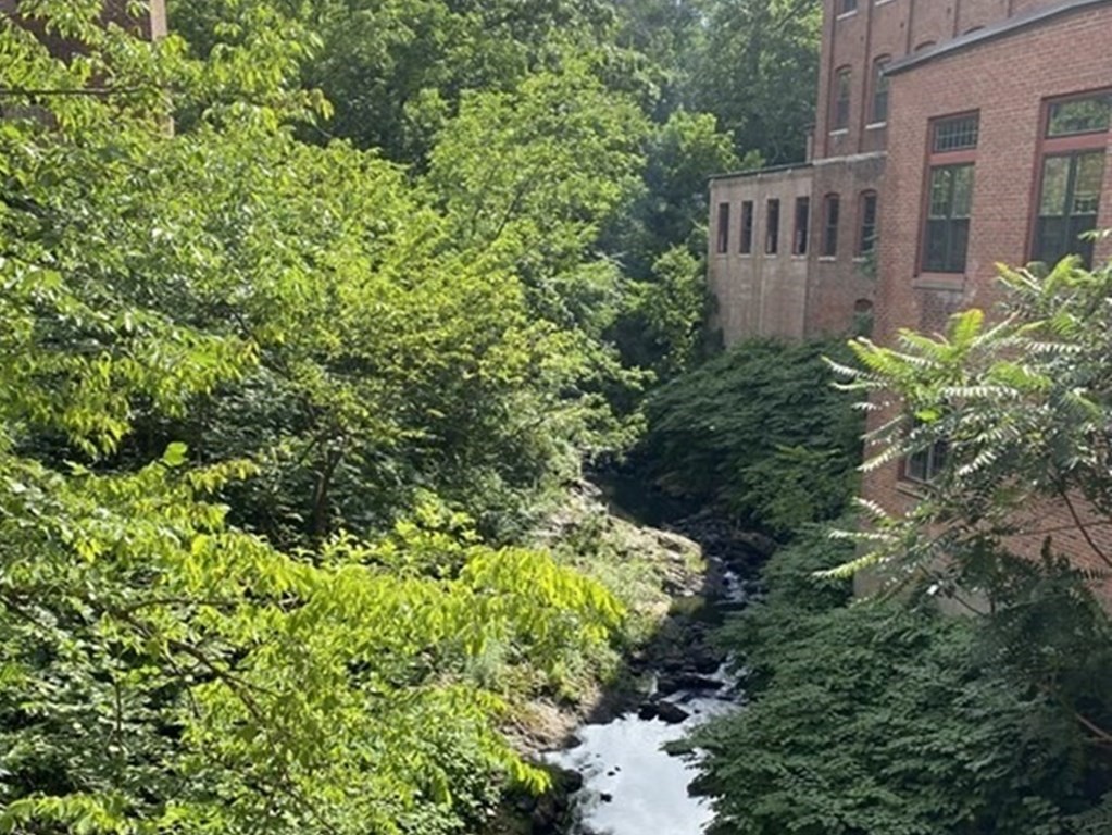 1511 Main Street, Unit CPH7 Worcester, MA 01603 - Photo 3 of 35