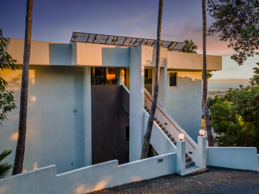 350 Las Alturas Road Santa Barbara, CA 93103 - Photo 41 of 49 an outdoor view of patio