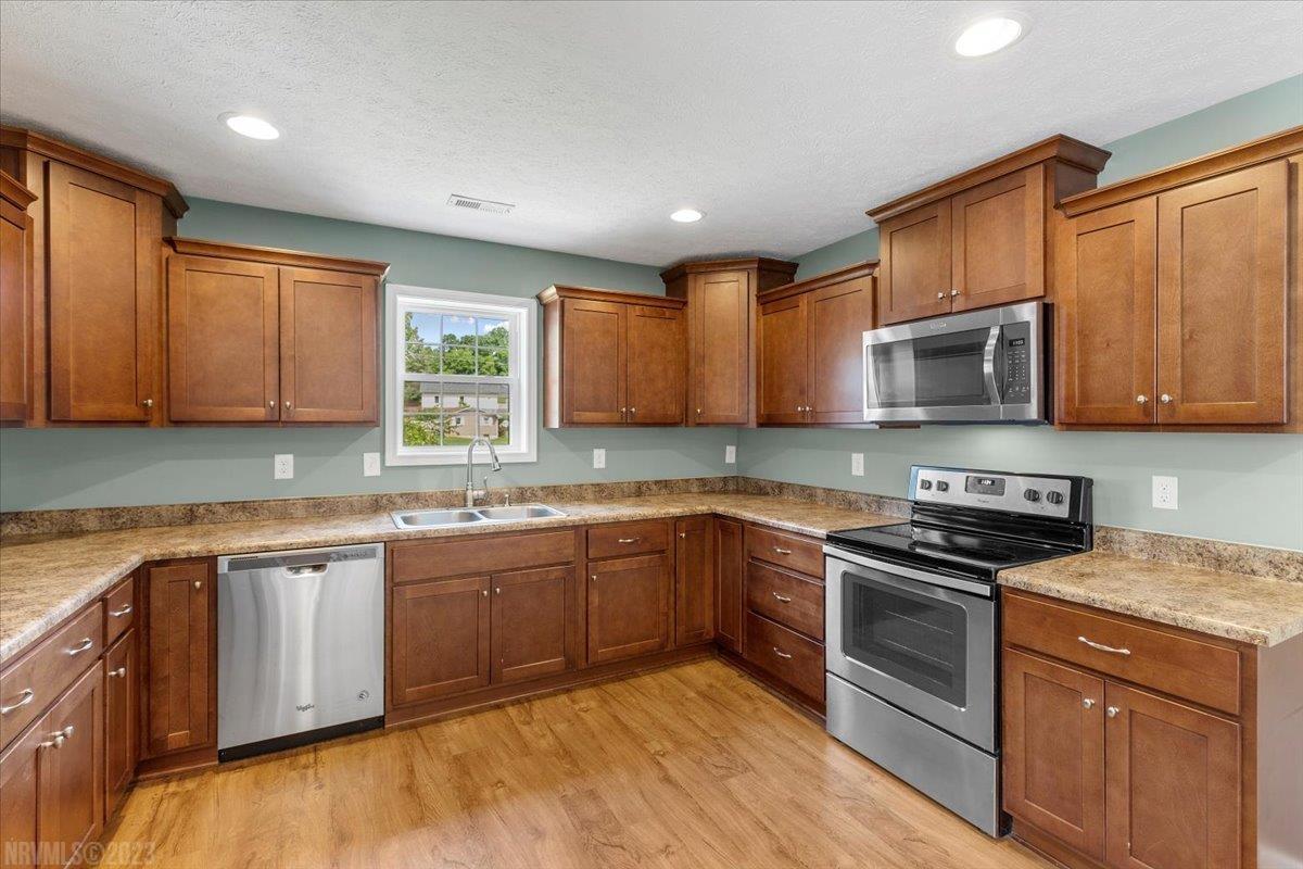 7694 Brooklyn Road Radford, VA 24141 - Photo 13 of 45 Gallery Image 13