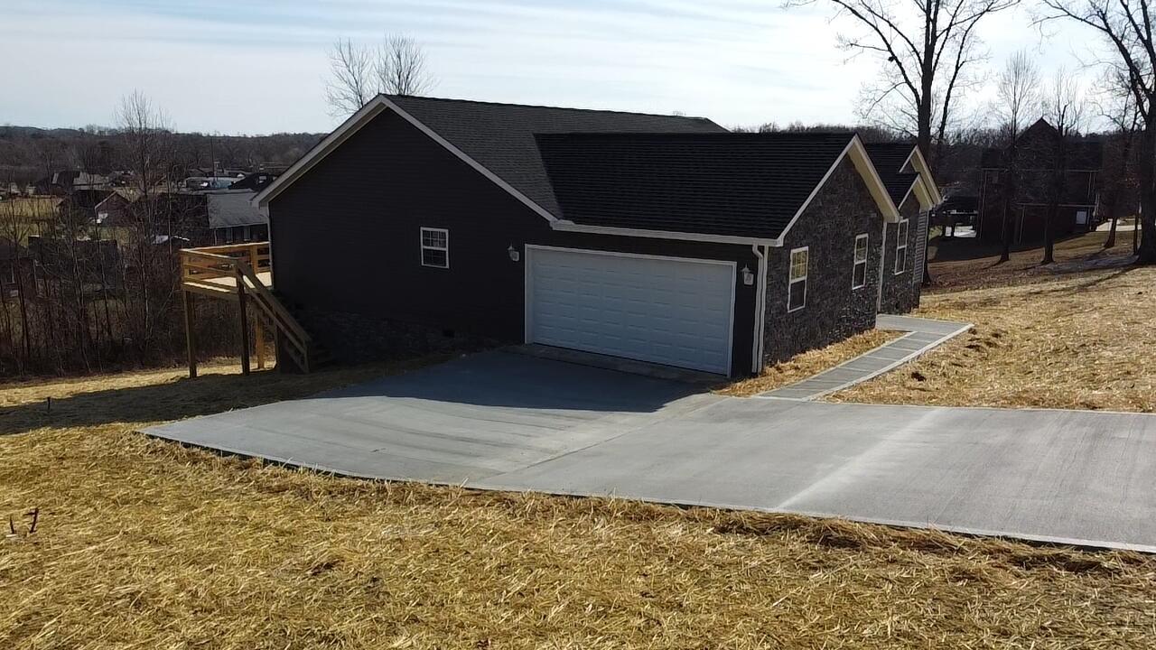 142 Oak Ridge Road Corbin, KY 40701 - Photo 4 of 29 dji_fly_20230110_131301_0_1673374381338_