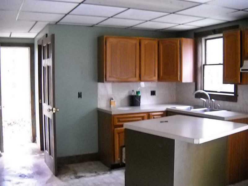 478 Old Rte One Waldoboro, ME 04572 - Photo 3 of 4 Kitchen.
