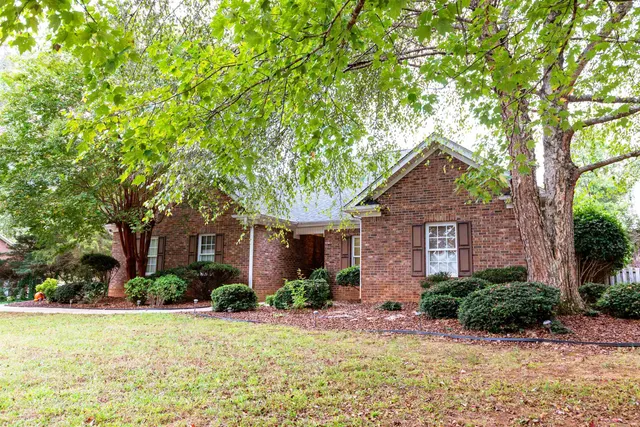 $285,000 | 516 South Pond View Drive, Duncan, SC 29334