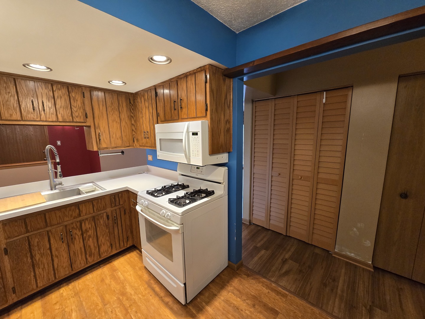 10512 Ridge Cove Drive, Unit 13C Chicago Ridge, IL 60415 - Photo 11 of 23 Gallery Image 11