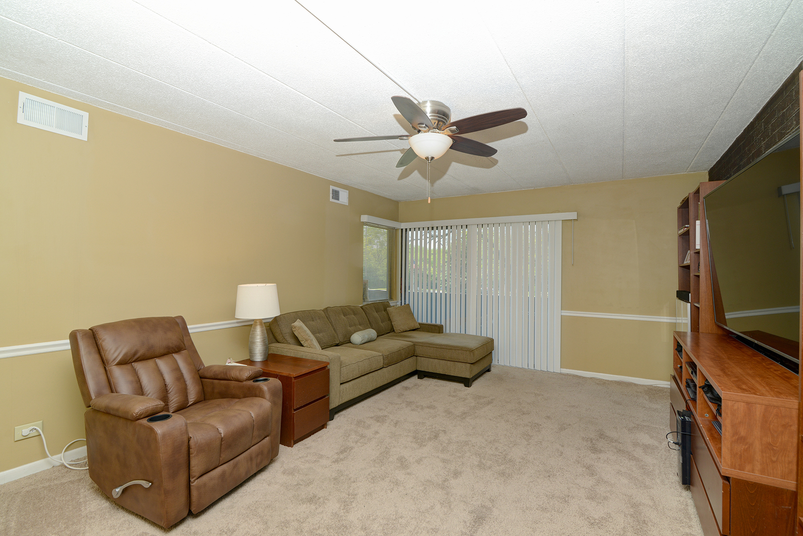 523 Timber Ridge Drive, Unit 204 Carol Stream, IL 60188 - Photo 2 of 24 Gallery Image 2