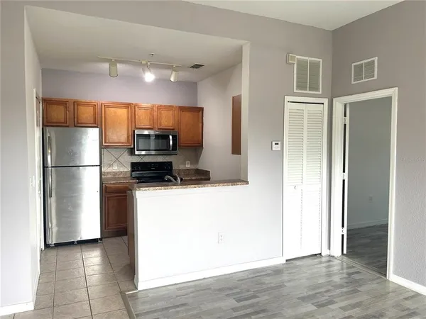 $1,400 | 6137 Metrowest Boulevard, Unit 307, Orlando, FL 32835