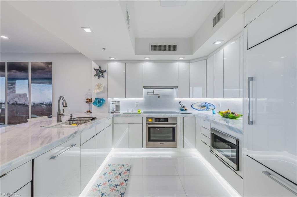 1065 Borghese Lane, Unit 1503 Naples, FL 34114 - Photo 12 of 32 Kitchen
