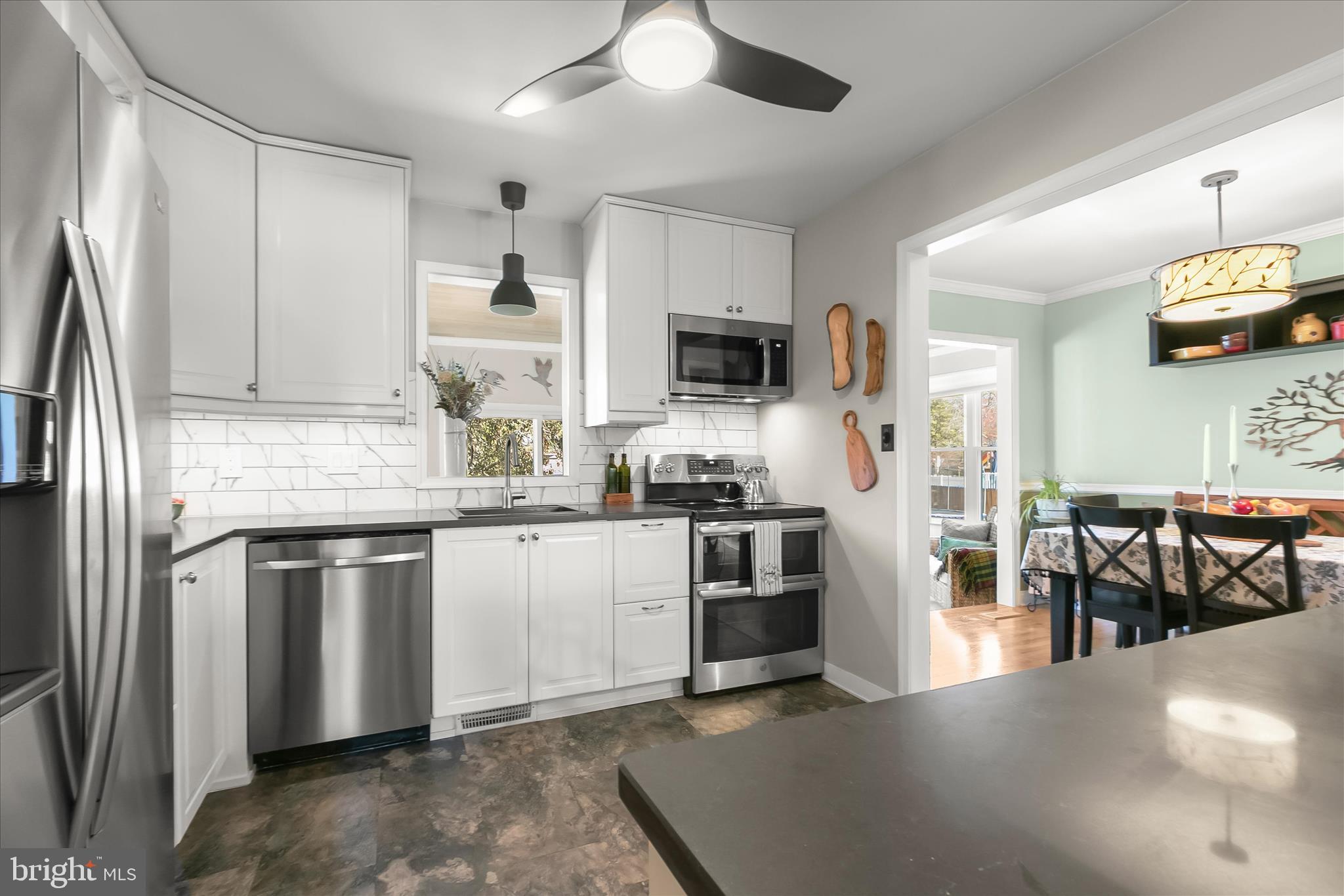 604 231st Street Pasadena, MD 21122 - Photo 3 of 39 Kitchen