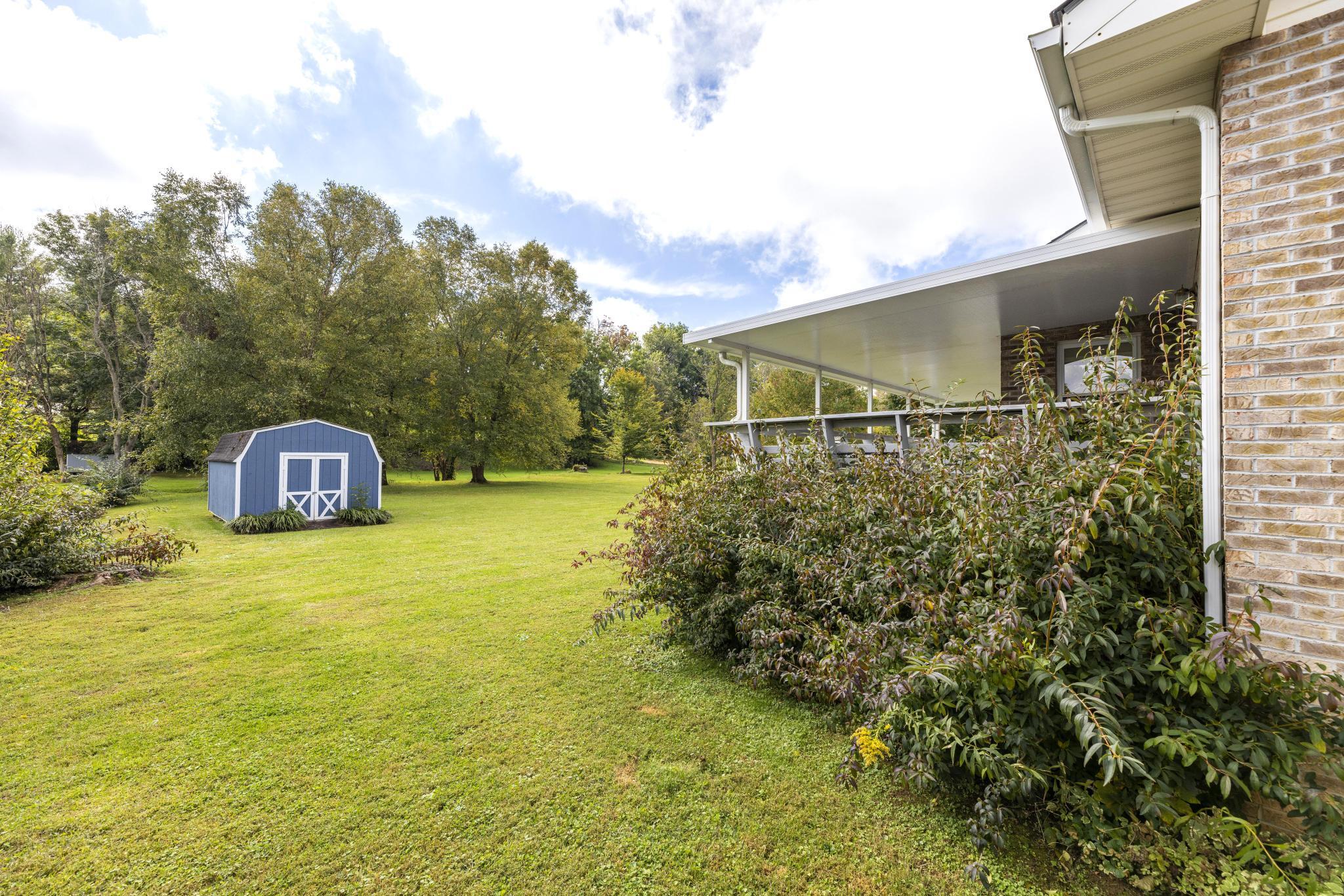 2903 Antioch Road Johnson City, TN 37604 - Photo 35 of 46 Side yard