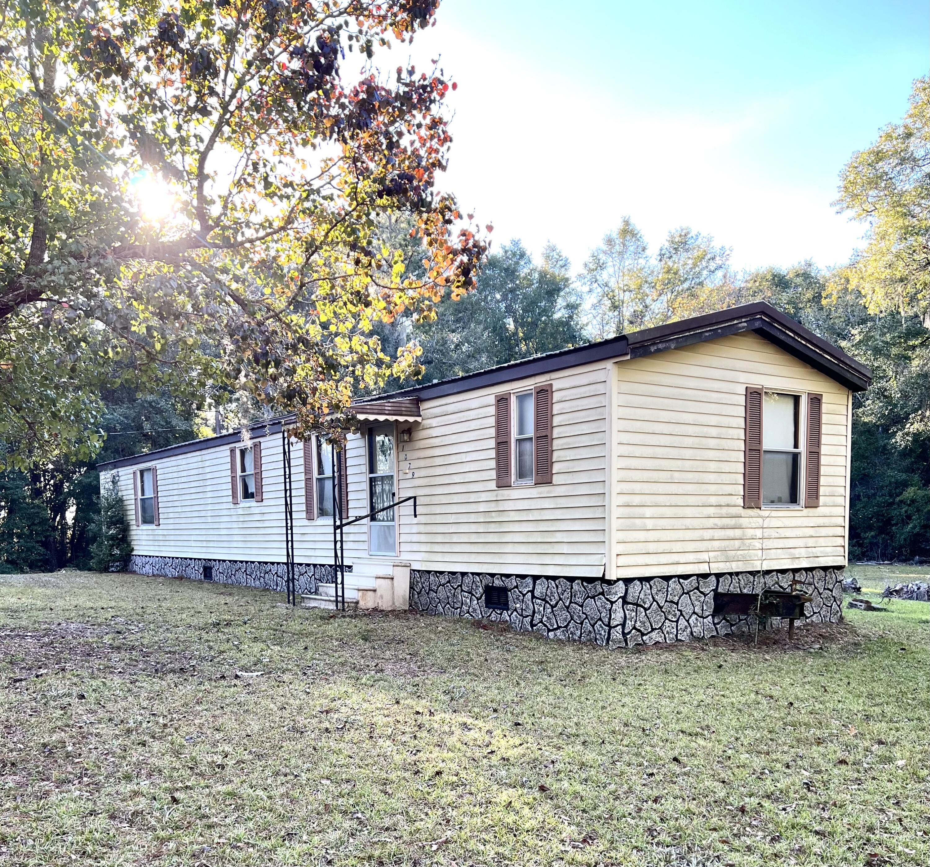 1079 Keenan Road Summerton, SC 29148 - Photo 8 of 18 IMG_7285