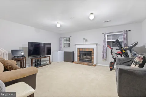 $455,000 | 14836 Winding Loop, Woodbridge, VA 22191