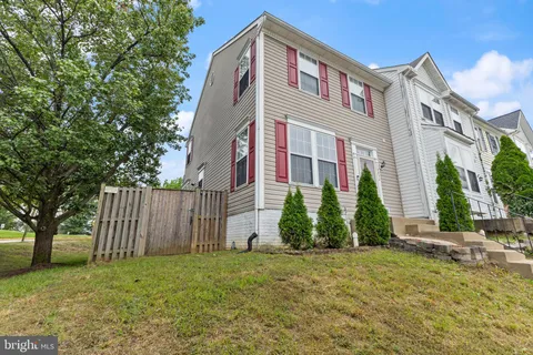 $455,000 | 14836 Winding Loop, Woodbridge, VA 22191