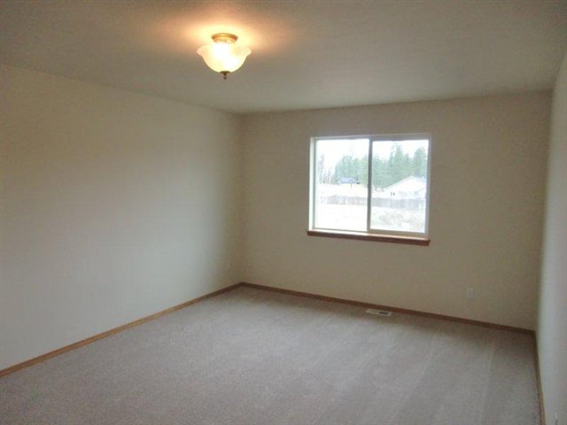 15309 North Chesapeake Road Mead, WA 99021 - Photo 6 of 9 Gallery Image 6