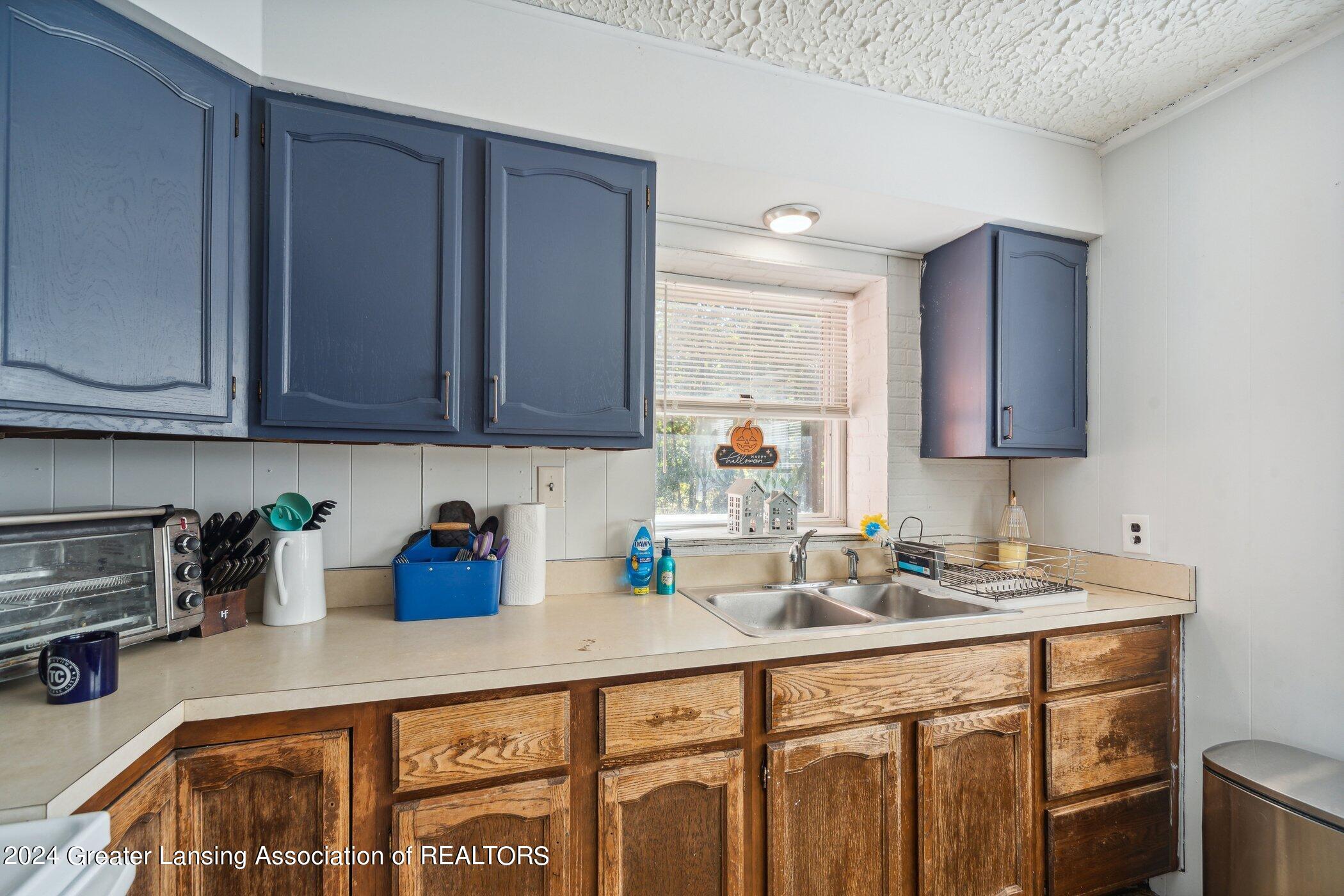 2368 Epley Road Williamston, MI 48895 - Photo 6 of 12 2368-Epley-Rd-Williamston-MI-48895-Windo
