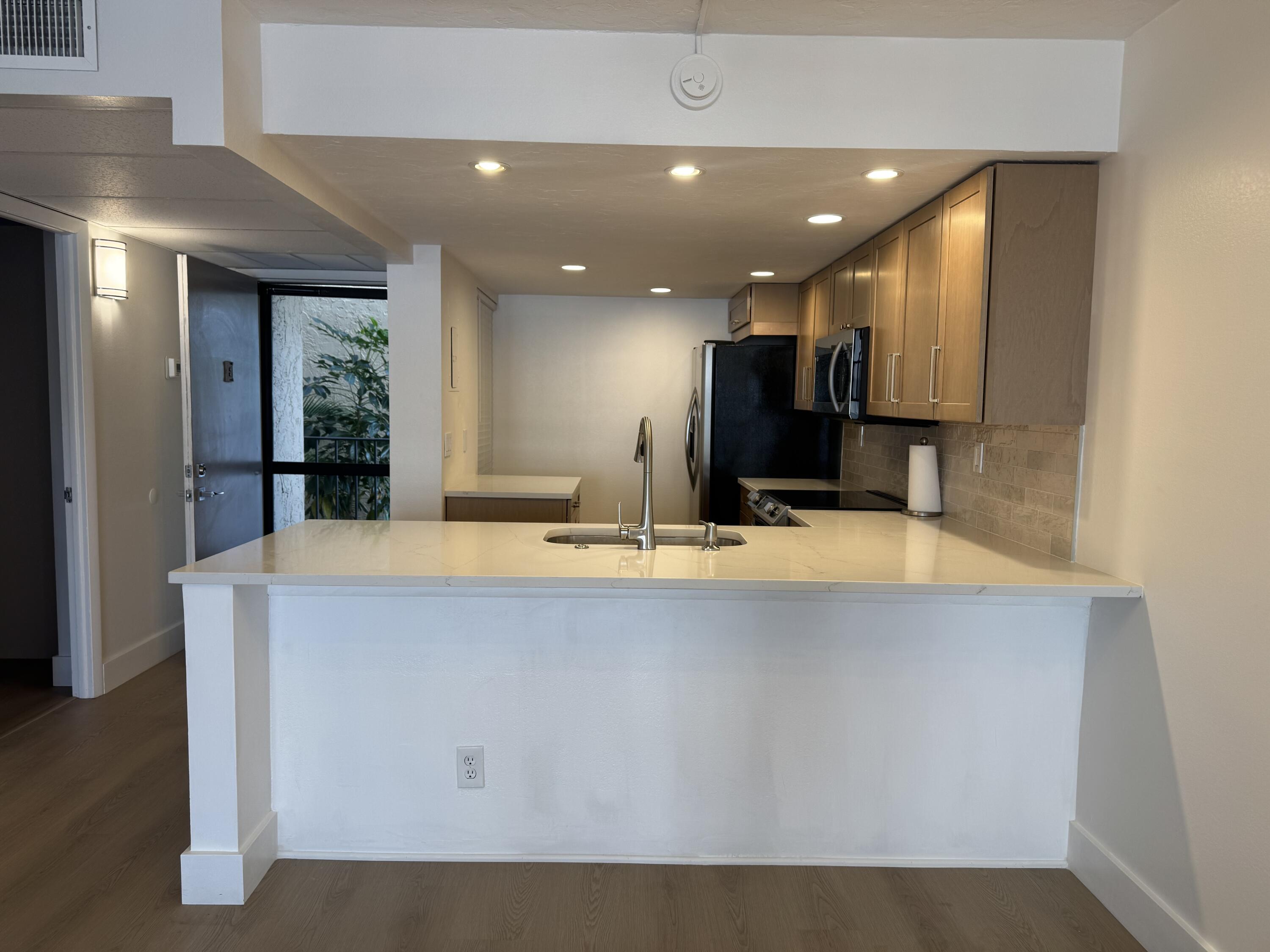 12 Royal Palm Way, Unit 2050 Boca Raton, FL 33432 - Photo 6 of 27 Kitchen