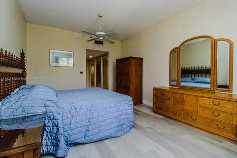 $1,200,000 | 251 Crandon Boulevard, Unit 237, Key Biscayne, FL 33149