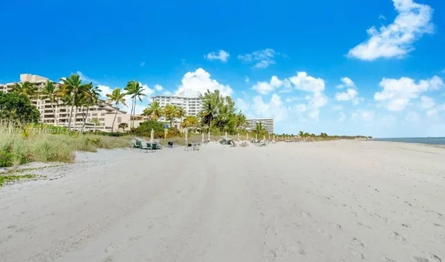 $1,200,000 | 251 Crandon Boulevard, Unit 237, Key Biscayne, FL 33149
