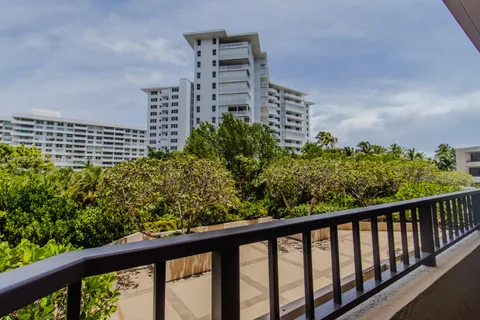 $1,200,000 | 251 Crandon Boulevard, Unit 237, Key Biscayne, FL 33149
