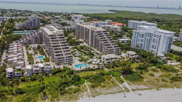 $1,200,000 | 251 Crandon Boulevard, Unit 237, Key Biscayne, FL 33149