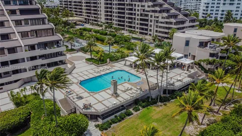 $1,200,000 | 251 Crandon Boulevard, Unit 237, Key Biscayne, FL 33149