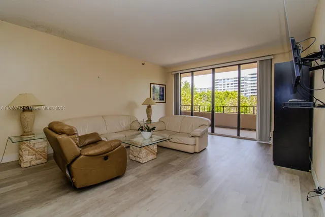 $1,200,000 | 251 Crandon Boulevard, Unit 237, Key Biscayne, FL 33149