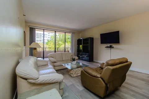 $1,200,000 | 251 Crandon Boulevard, Unit 237, Key Biscayne, FL 33149