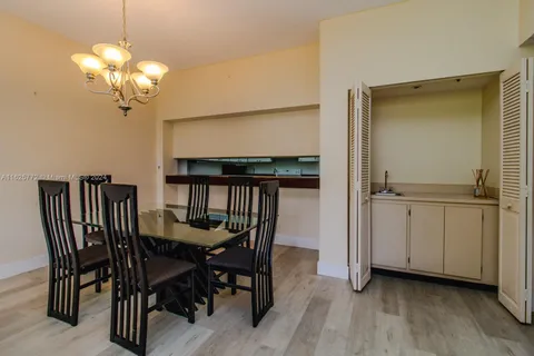 $1,200,000 | 251 Crandon Boulevard, Unit 237, Key Biscayne, FL 33149