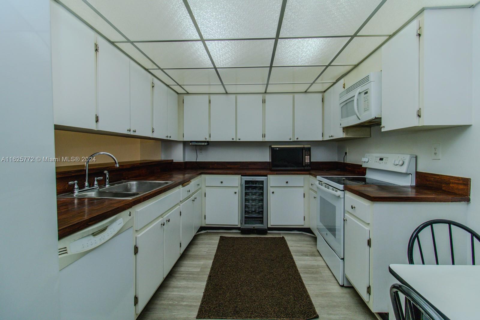 251 Crandon Boulevard, Unit 237 Key Biscayne, FL 33149 - Photo 9 of 24