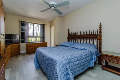 $1,200,000 | 251 Crandon Boulevard, Unit 237, Key Biscayne, FL 33149